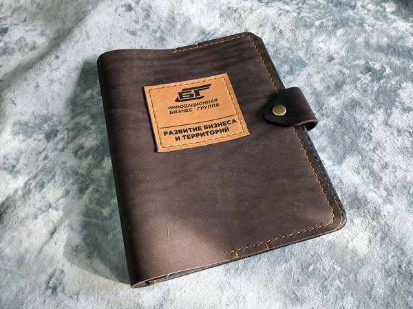 Ежедневник с твёрдой обложной из кожи, А5